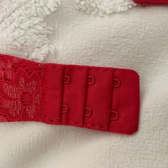 Victoria’s Secret Bra: Red Lace w/Gold Metallic Thread, Double Straps 38C - Picture 8 of 14